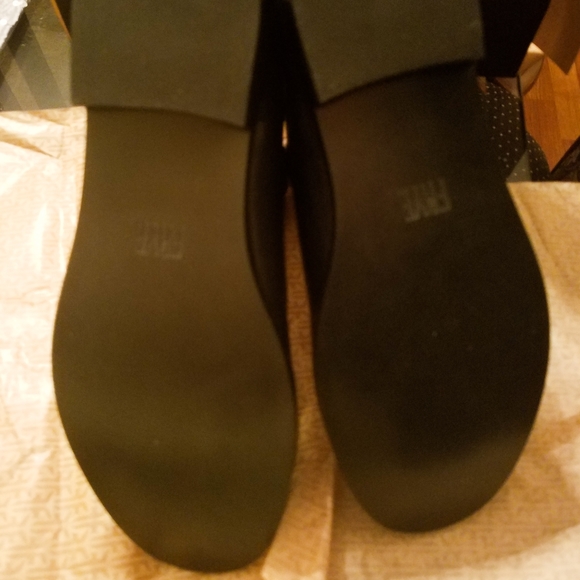 NWT FRYE Leather Anna Chelsea Boots in Black - Picture 6 of 6